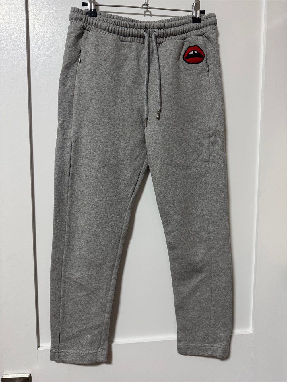 Women’s Gray Fleece Jogger Pants with Lip Patch